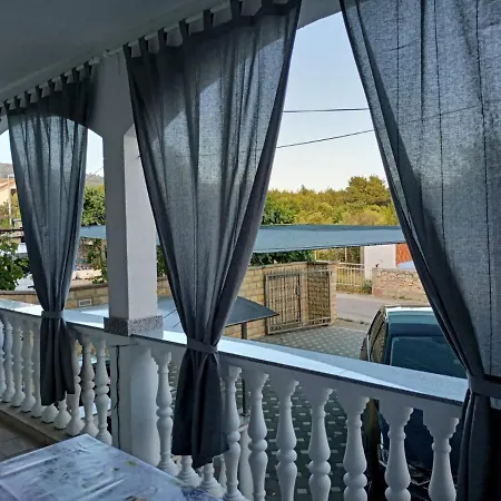 Mali Mate Apartman Tribalj