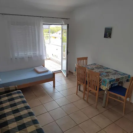 Mali Mate Apartman *