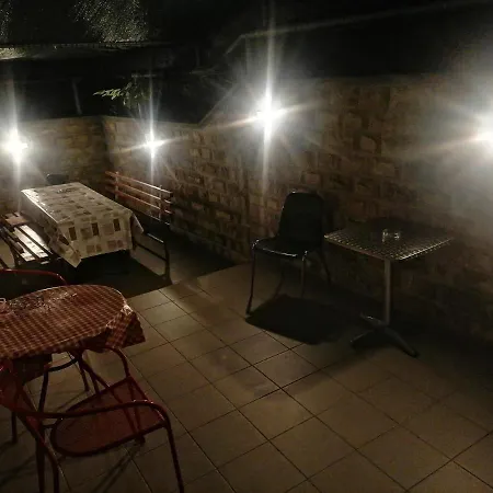 Mali Mate Apartman *