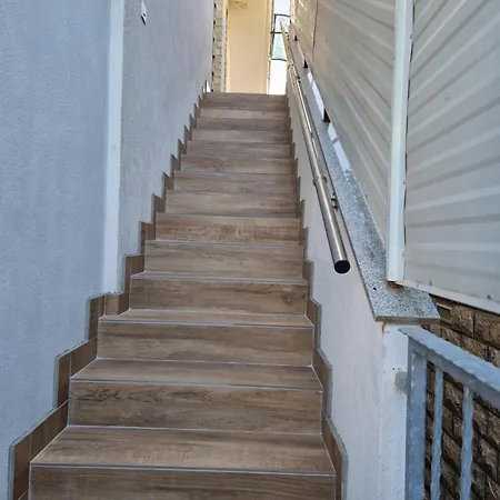 Mali Mate Apartman Tribalj