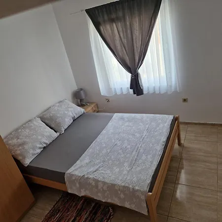 Mali Mate Apartman *