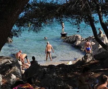 Mali Mate アパート