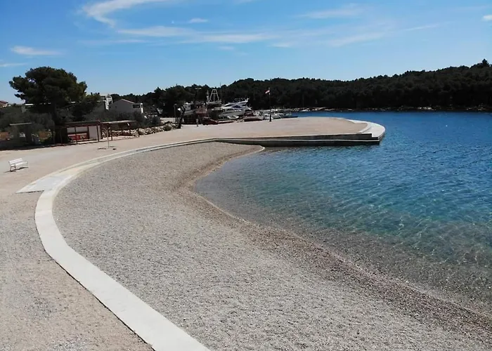 Mali Mate דירה *