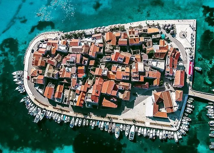 Mali Mate דירה *